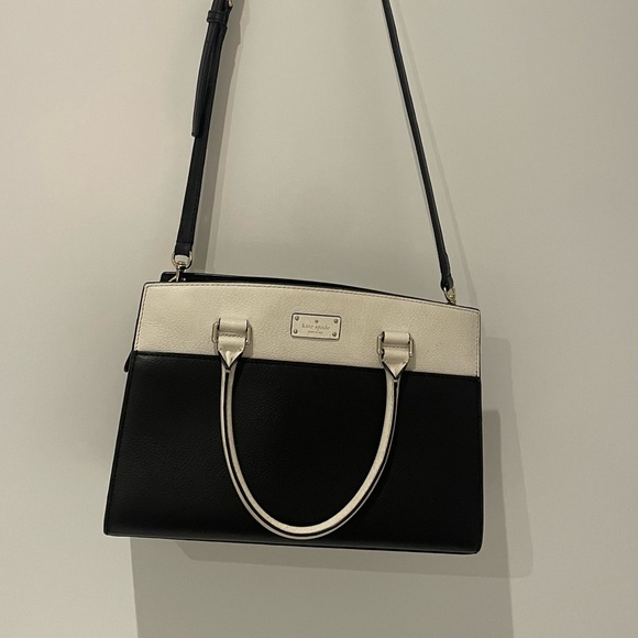 Kate Spade Purse - Picture 1 of 4